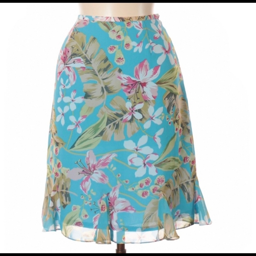 $3 IF BUNDLED Casual Corner Annex Skirt